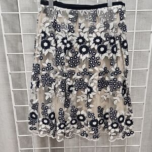 Beautiful Embroidered T Tahari Navy and White Floral A-Line Skirt, Sparkly